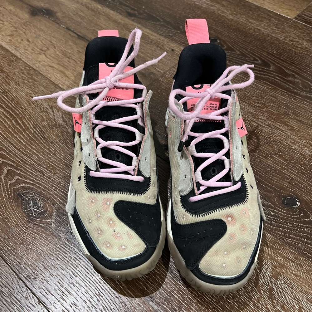 Jordan delta 2 women’s sneaker shoes size 11.5